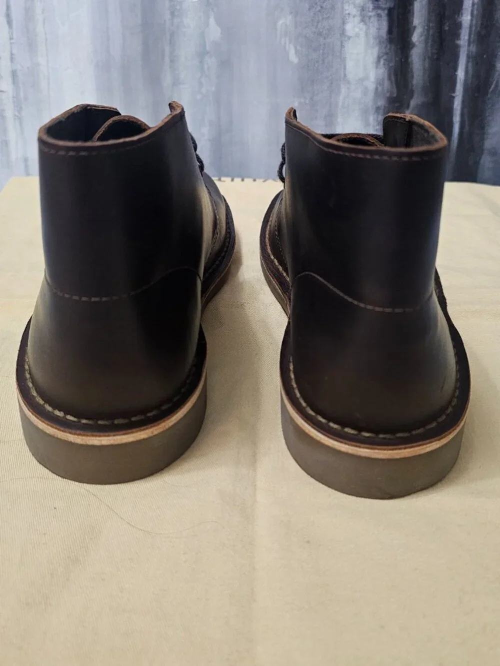 Clarks Men's Brown Leather Chukka Boots – Size 9 NEW